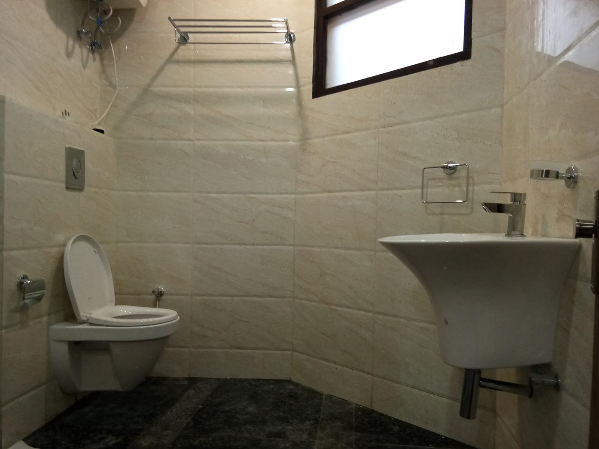 Hotel Wildrose Далхаузи Екстериор снимка